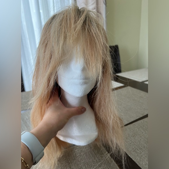 Uniwigs 16" 01R-Almond Frost 130% density 22" cap - Picture 2 of 8